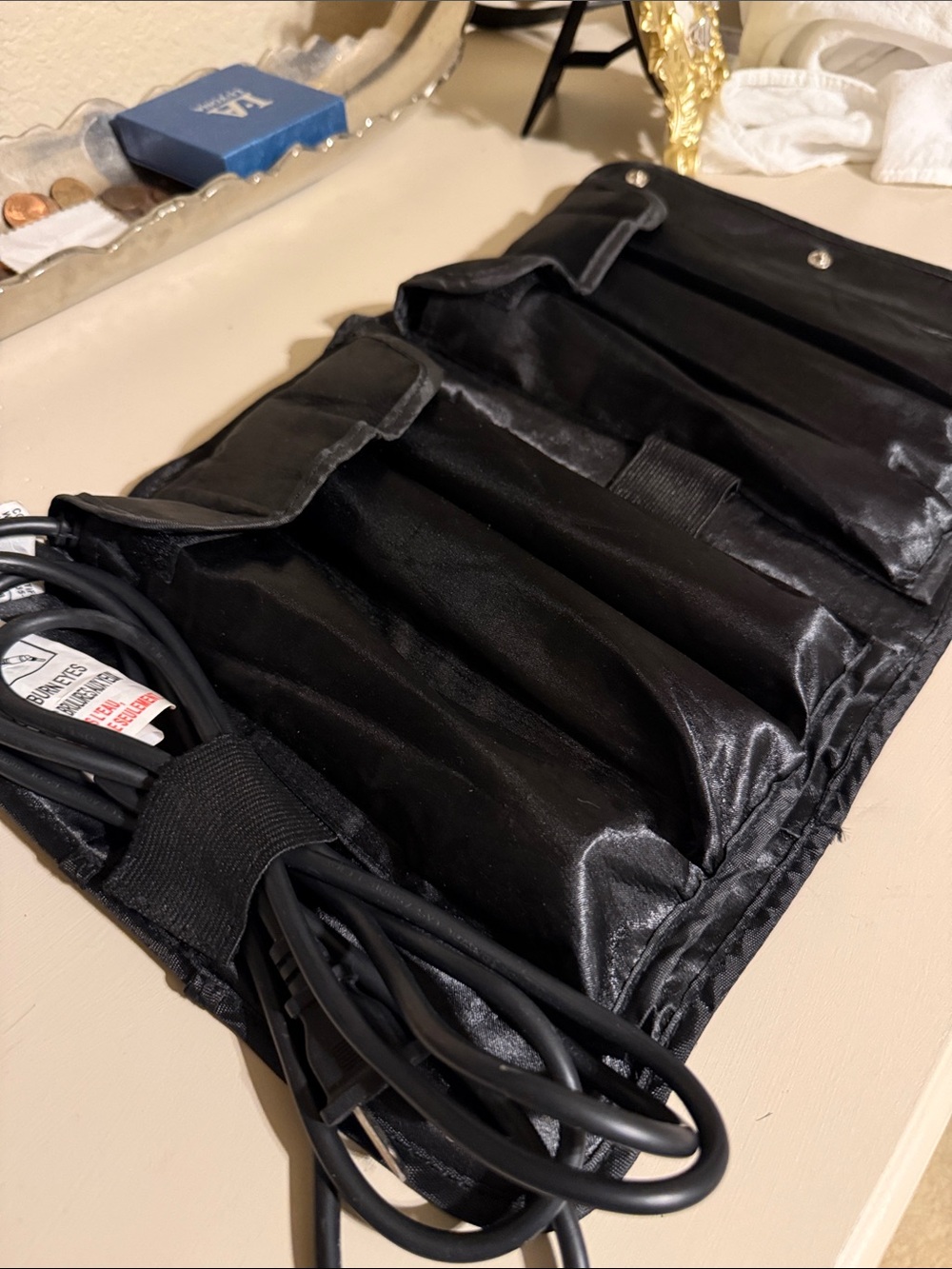 NuMe Black Travel Pouch 5-1 curling wonds